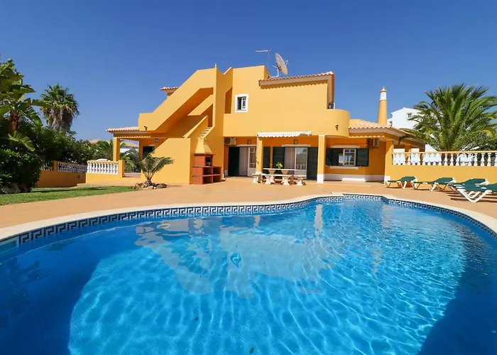 Rafaela Com Piscina فيلة البوفيرا