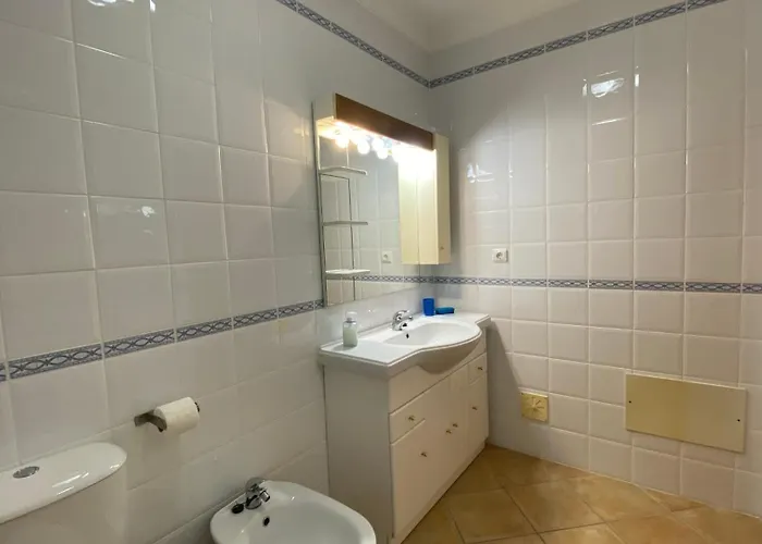 Rafaela Com Piscina فيلة