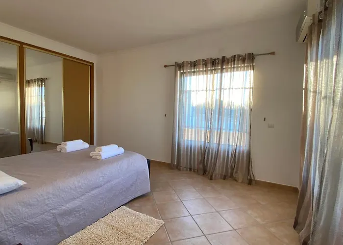 Rafaela Com Piscina * البوفيرا