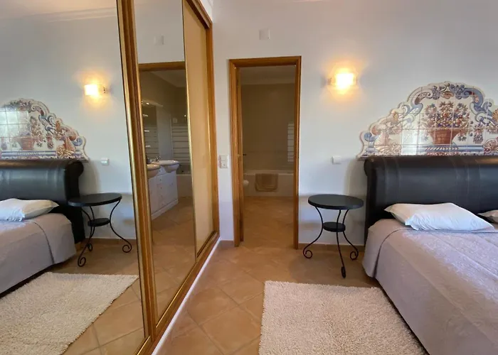 Rafaela Com Piscina فيلة البوفيرا