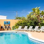 Rafaela Com Piscina Albufeira