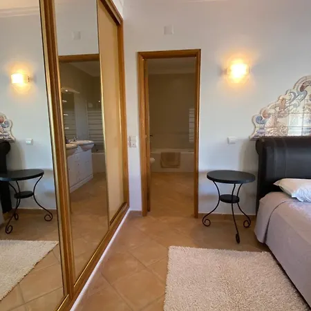 Rafaela Com Piscina Villa Albufeira