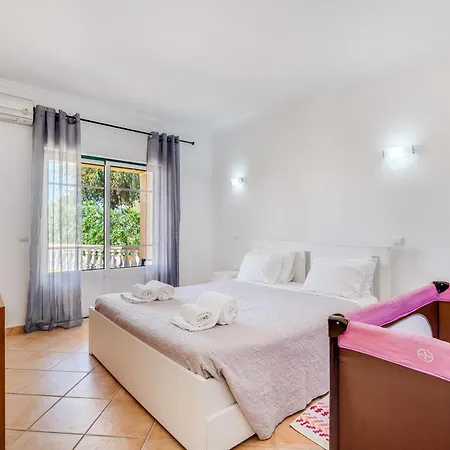 Rafaela Com Piscina Villa Albufeira