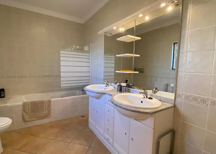 别墅 Rafaela Com Piscina