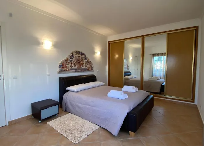 Rafaela Com Piscina * 阿尔布费拉