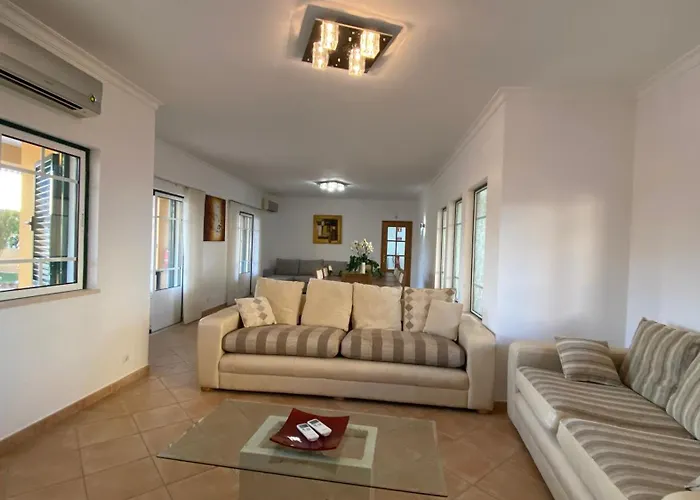 别墅 Rafaela Com Piscina *