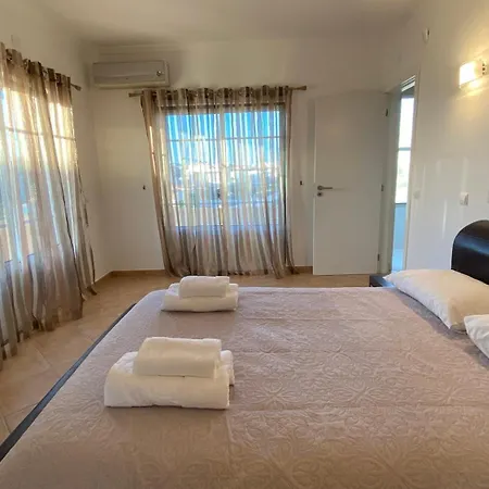 Rafaela Com Piscina *